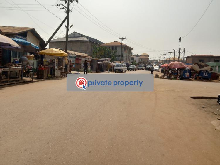 8 bedroom House For Sale &nbsp;markro Near Suame Magazine. Kumasi Metropolitan Ashanti - 4