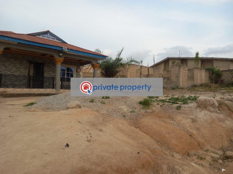 8 bedroom House For Sale &nbsp;achiase, Near Kenyasi, Parkoso Fumesua. Kumasi Metropolitan Ashanti - 2
