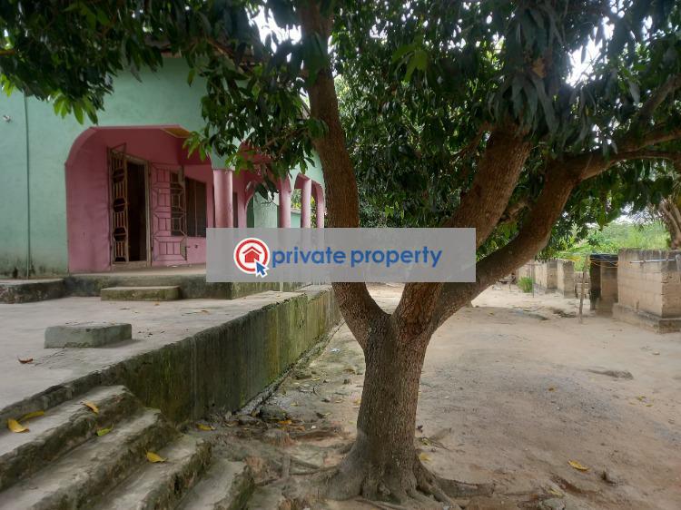 8 bedroom House For Sale &nbsp;buokrom Estate Quarry Near Rock Of Ages Int Sch. Kumasi Metropolitan Ashanti - 3