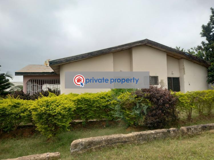 8 bedroom House For Sale &nbsp;sokoban Apaaso On Ahodwo Daban Road. Kumasi Metropolitan Ashanti - 1