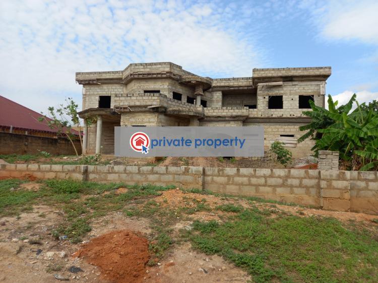 8 bedroom House For Sale &nbsp;owhim Amanfrom On Abrepo Road. Kumasi Metropolitan Ashanti - 3