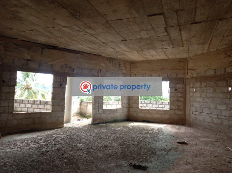 8 bedroom House For Sale &nbsp;owhim Amanfrom On Abrepo Road. Kumasi Metropolitan Ashanti - 8