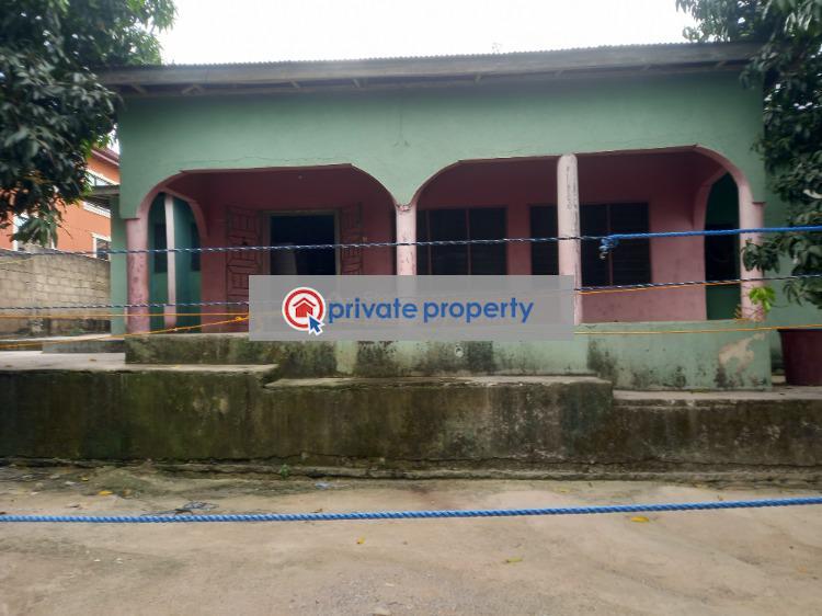 8 bedroom House For Sale &nbsp;buokrom Estate Quarry Near Rock Of Ages Int Sch. Kumasi Metropolitan Ashanti - 4