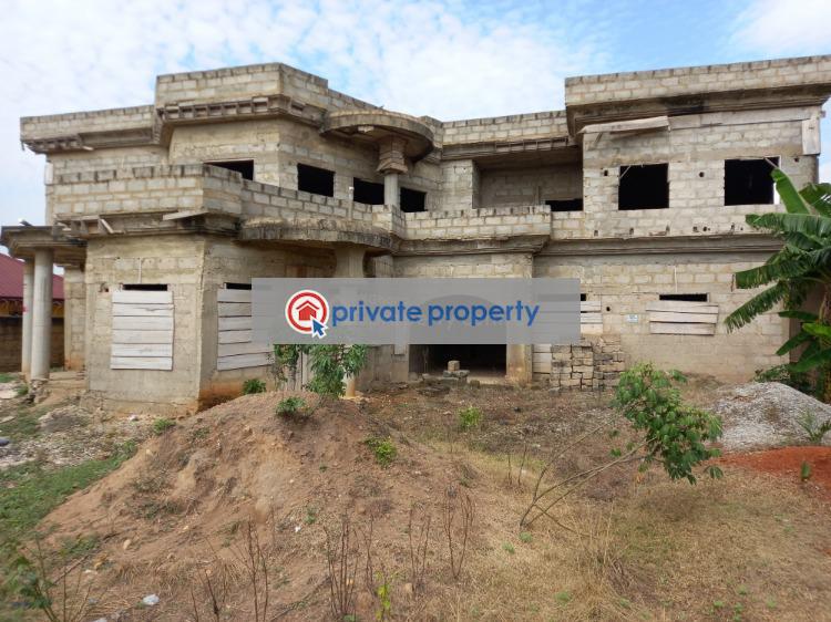 8 bedroom House For Sale &nbsp;owhim Amanfrom On Abrepo Road. Kumasi Metropolitan Ashanti - 0