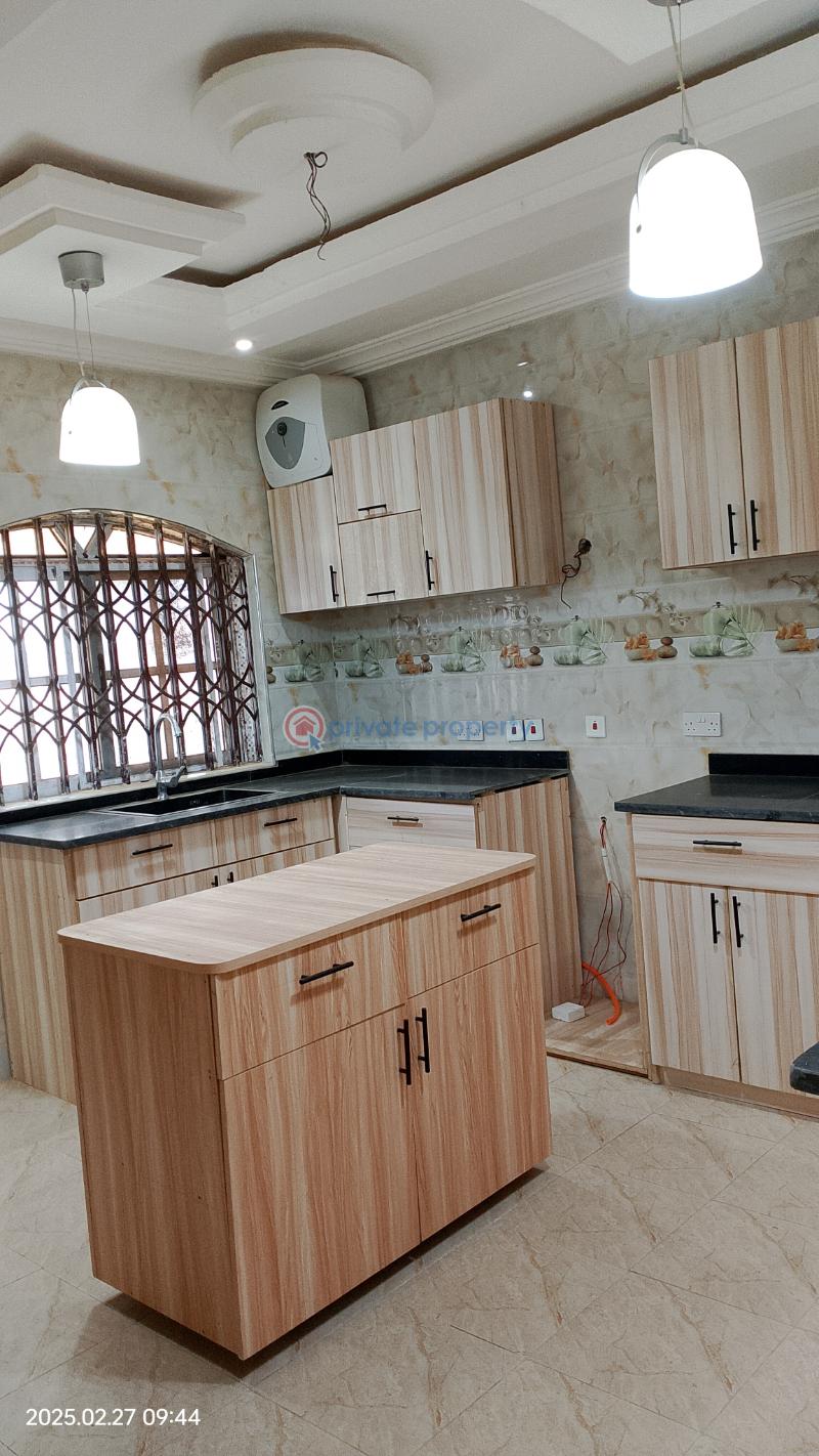8 bedroom House For Sale Millennium Estate Kasoa Gbawe Accra Metropolitan  - 4