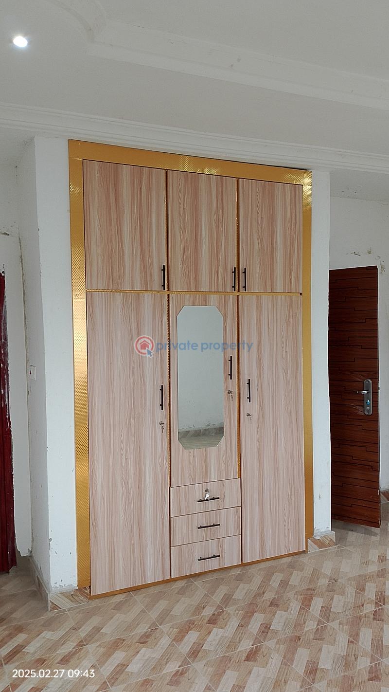 8 bedroom House For Sale Millennium Estate Kasoa Gbawe Accra Metropolitan  - 5