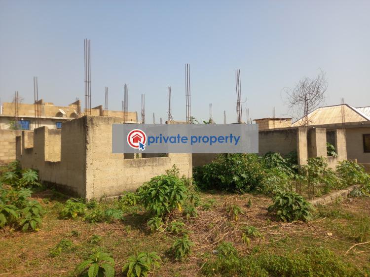 8 bedroom House For Sale &nbsp;abrem New Site After Kenyasi. Kumasi Metropolitan Ashanti - 0