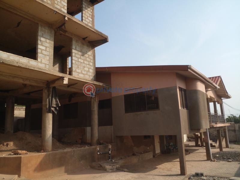 8 bedroom Block of Flats For Sale Pokuase (Pokoasi) Ga West Municipal Accra - 33