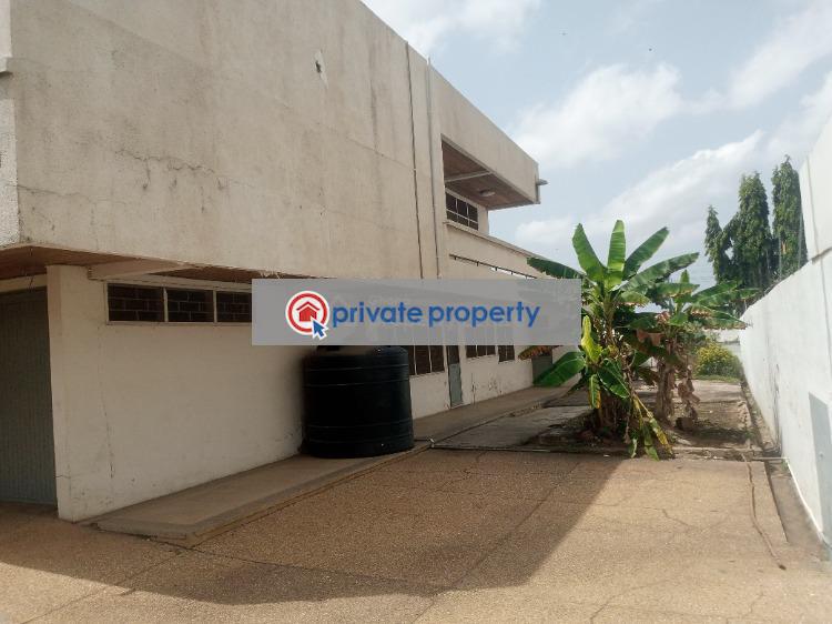 8 bedroom House For Sale &nbsp;adama Akuredza North Dzorwulu Accra - 1