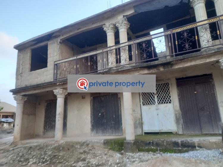 9 bedroom House For Sale &nbsp;kenyasi Adwumam Near Mampongteng. Kumasi Metropolitan Ashanti - 6