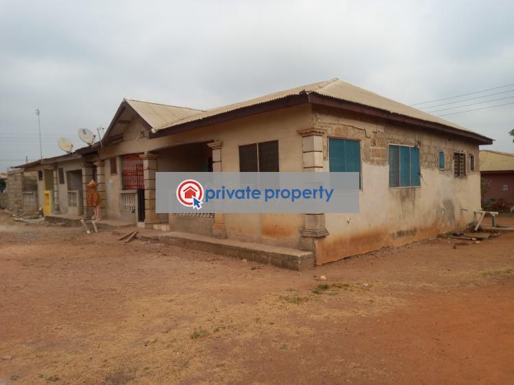 9 bedroom House For Sale &nbsp;heman Neat Mampongteng. Kwabre Ashanti - 3