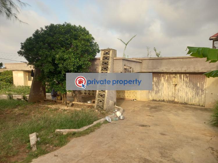 9 bedroom House For Sale  sepe Buokrom Near Kumasi International Airport. Kumasi Metropolitan Ashanti - 0