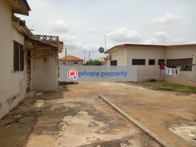 9 bedroom House For Sale &nbsp;kwadaso ( Odineho). Kumasi Metropolitan Ashanti - 4