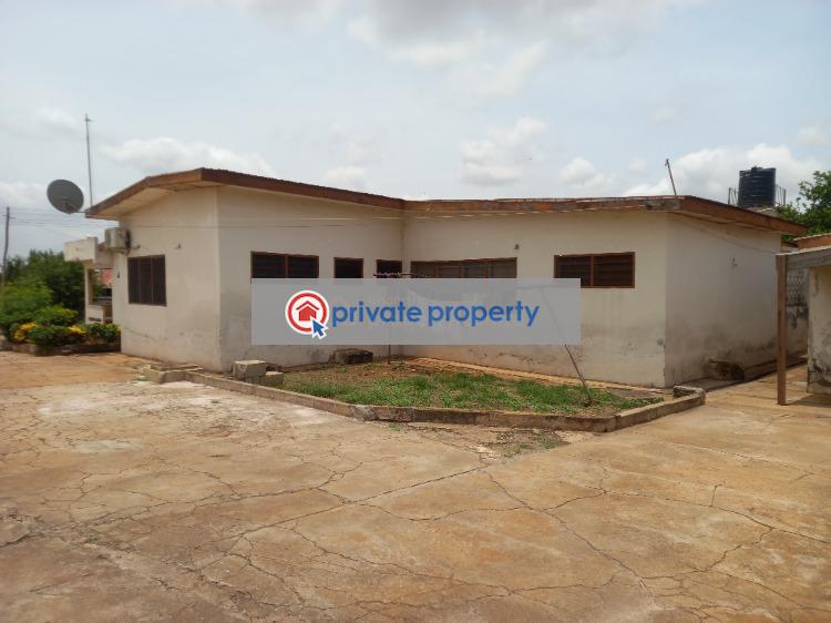 9 bedroom House For Sale &nbsp;kwadaso ( Odineho). Kumasi Metropolitan Ashanti - 3