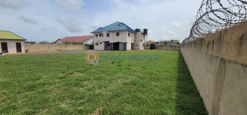 9 bedroom Hostel For Sale Dawhenya Tema. Dawhenya Terrazzo Tema Accra - 4