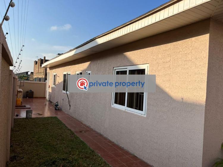 4 bedroom Detached Bungalow For Sale &nbsp;baatsona Estate Spintex Accra - 5