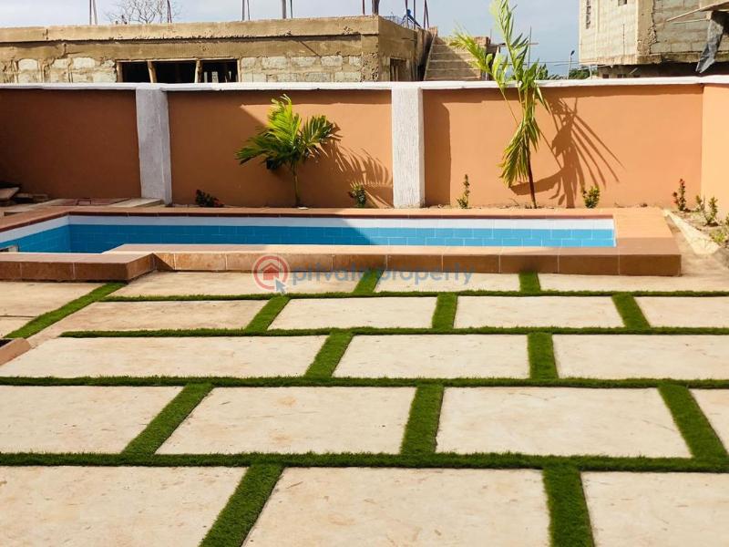 7 bedroom House For Sale comm 25 Tema Accra - 9