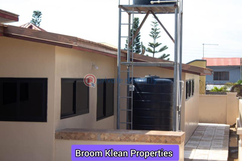 4 bedroom House For Sale Weija, West Hills, New Aplaku West Hills Mall Old Dansoman Accra - 8