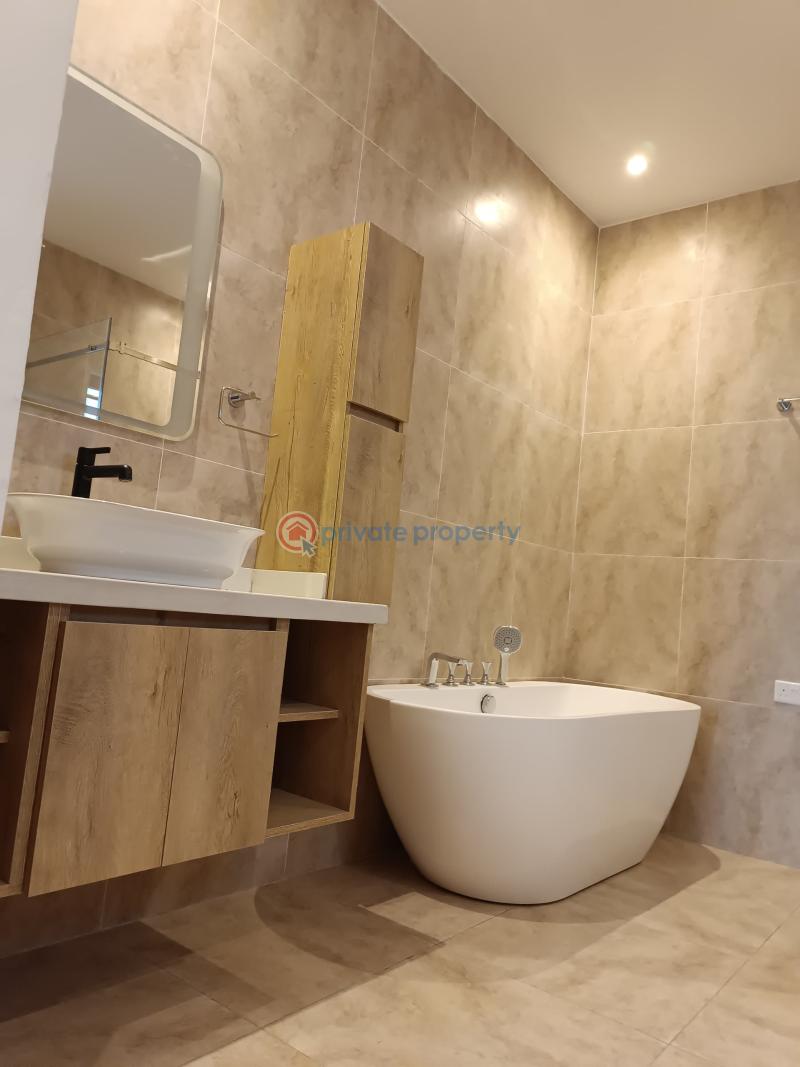4 bedroom House For Sale Lakeside Estates. Adenta Municipal Accra - 1