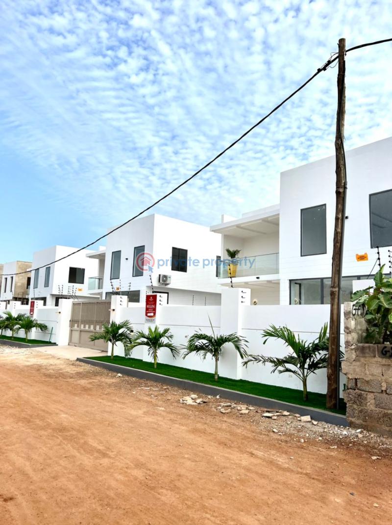 4 bedroom House For Sale Ogbojo East Legon Accra - 1