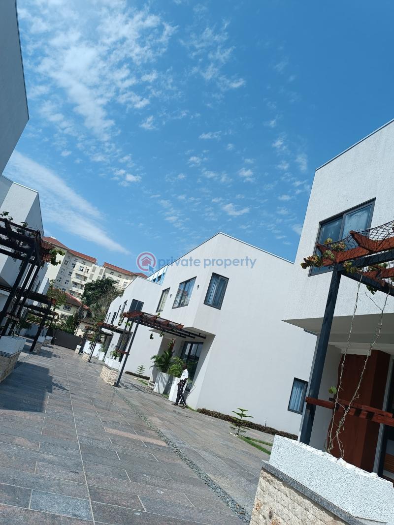 3 bedroom Townhouse For Sale Airport Residential Area Accra - 13