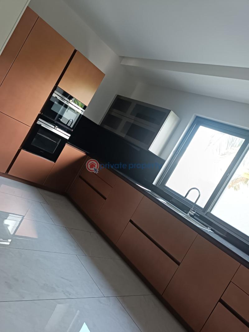 3 bedroom Townhouse For Sale Airport Residential Area Accra - 11