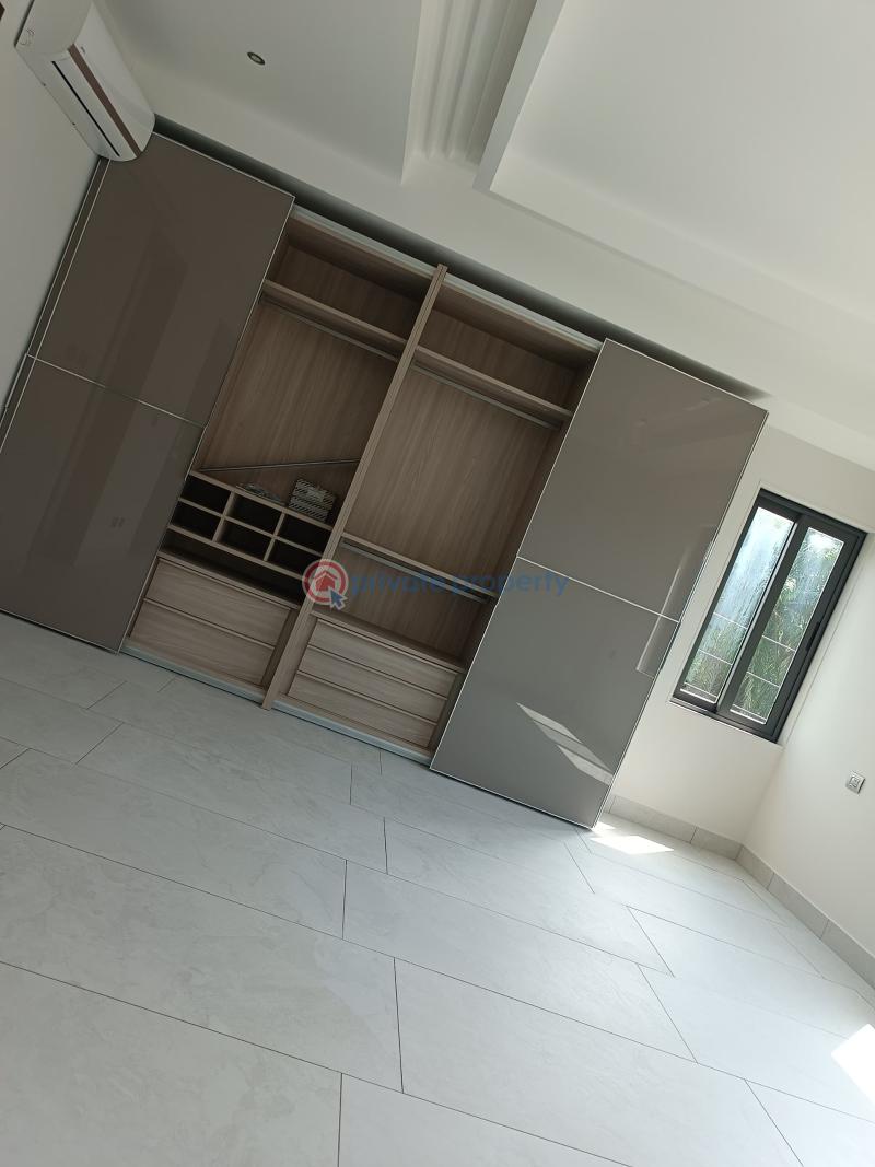 3 bedroom Townhouse For Sale Airport Residential Area Accra - 4