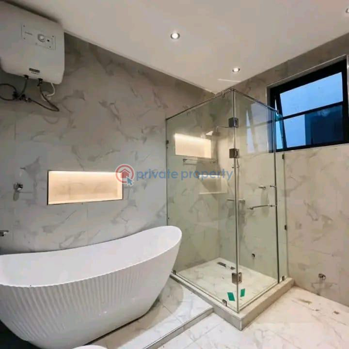 4 bedroom Townhouse For Sale Ashaley Botwe Adenta Municipal Accra - 3