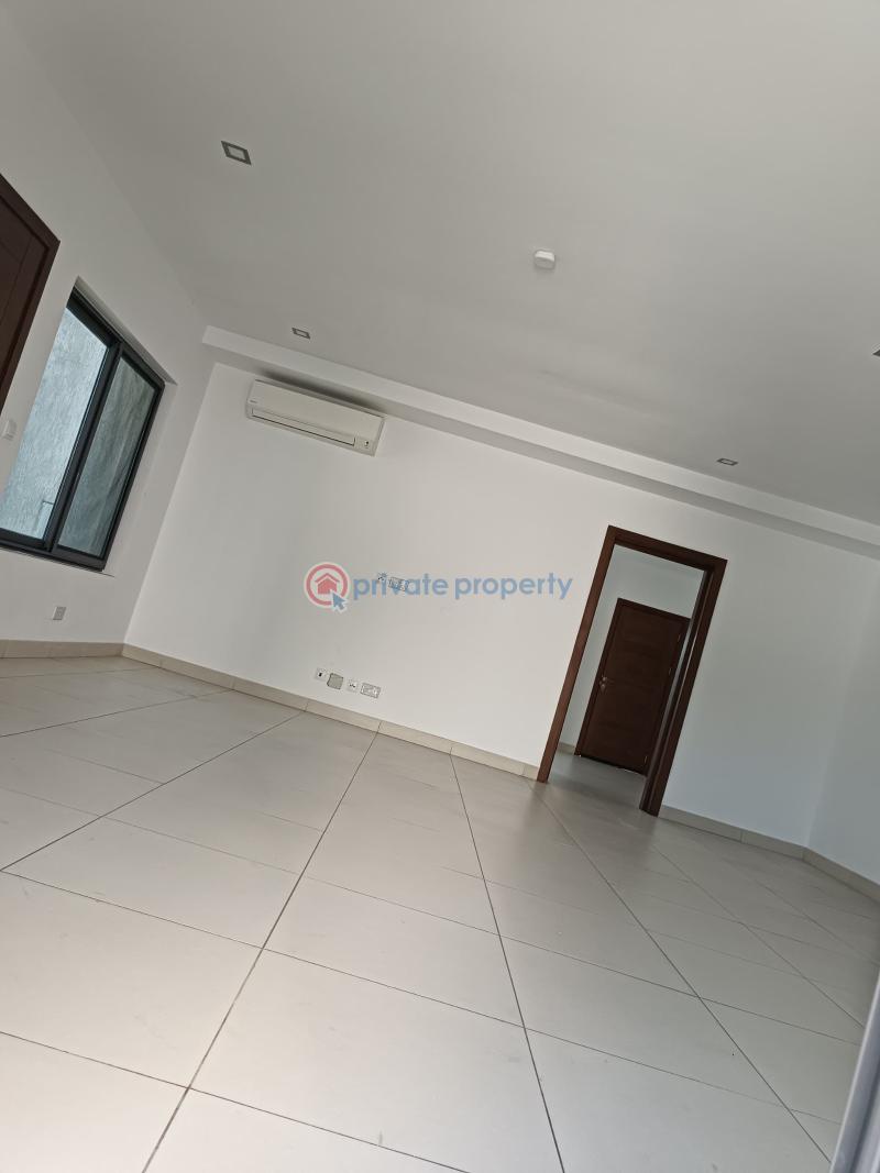 4 bedroom Townhouse For Sale Airport Residential Area Accra - 6