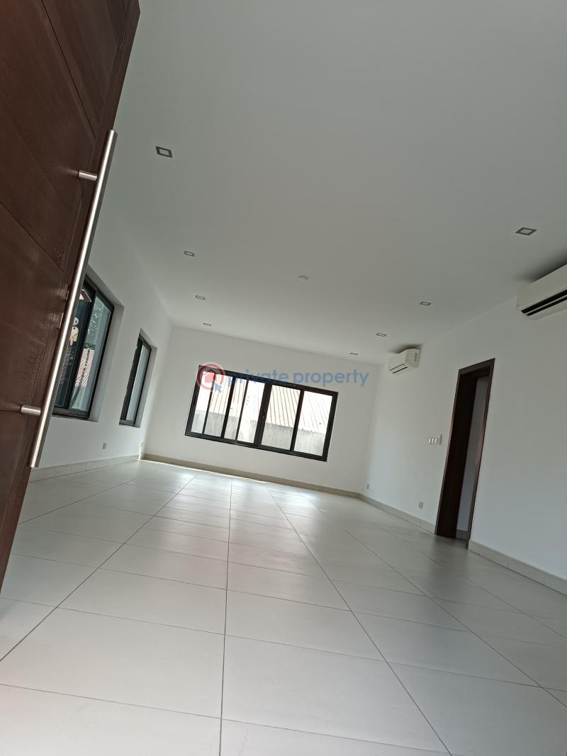 4 bedroom Townhouse For Sale Airport Residential Area Accra - 4