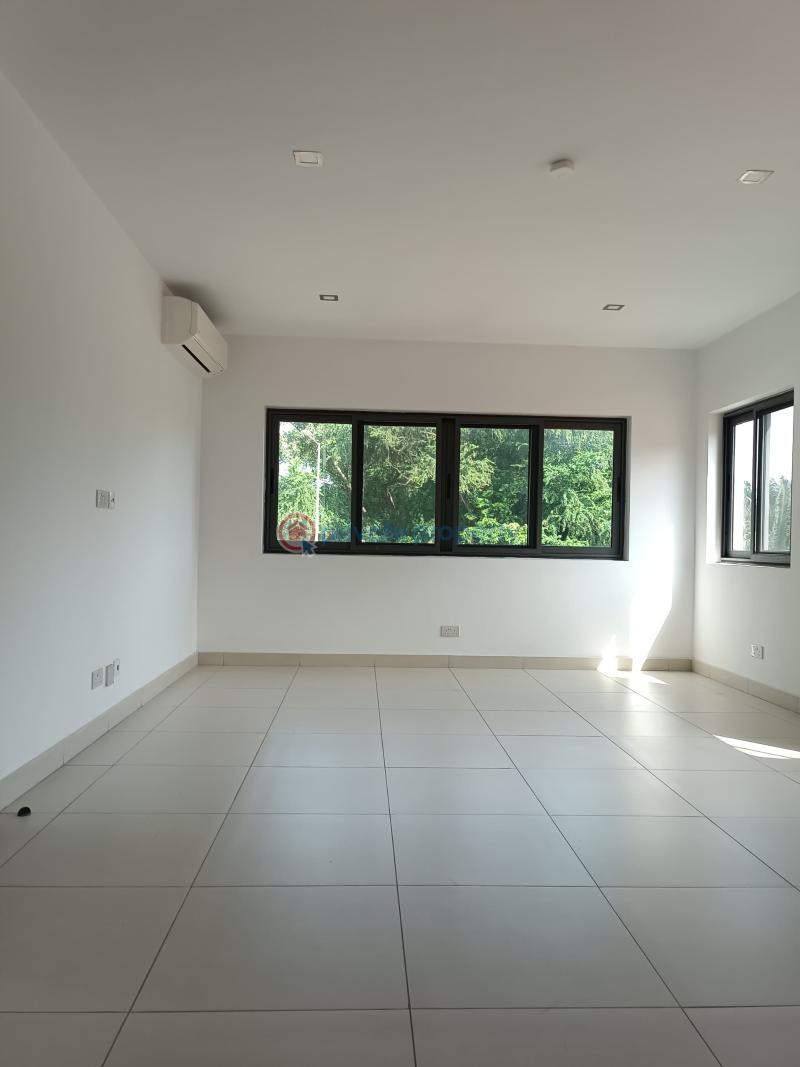 4 bedroom Townhouse For Sale Airport Residential Area Accra - 10