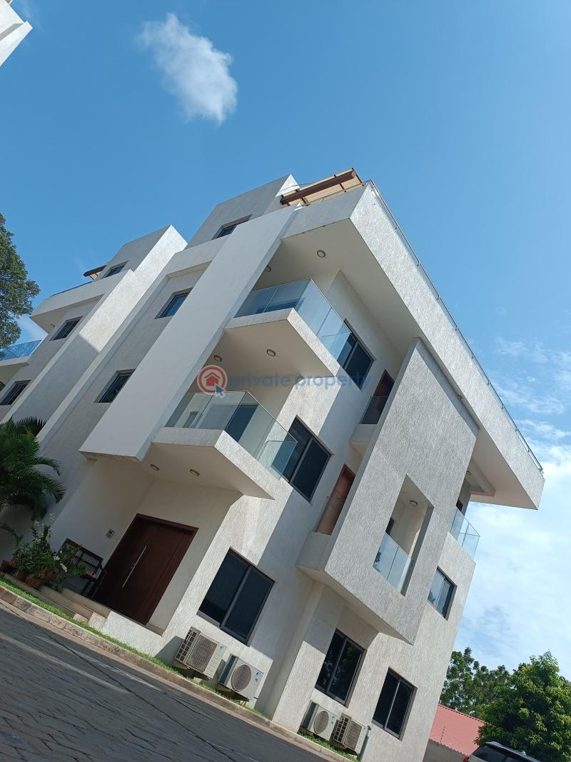4 bedroom Townhouse For Sale Airport Residential Area Accra - 2