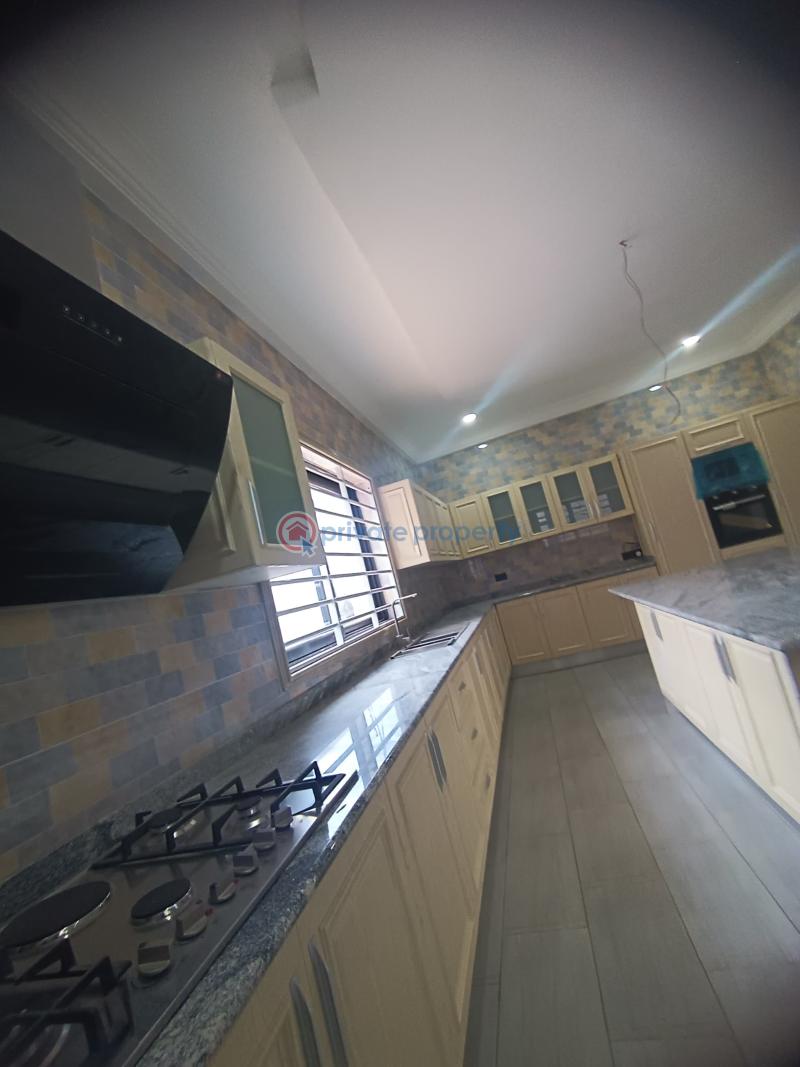 6 bedroom House For Sale East Airport Airport Residential Area Accra - 10