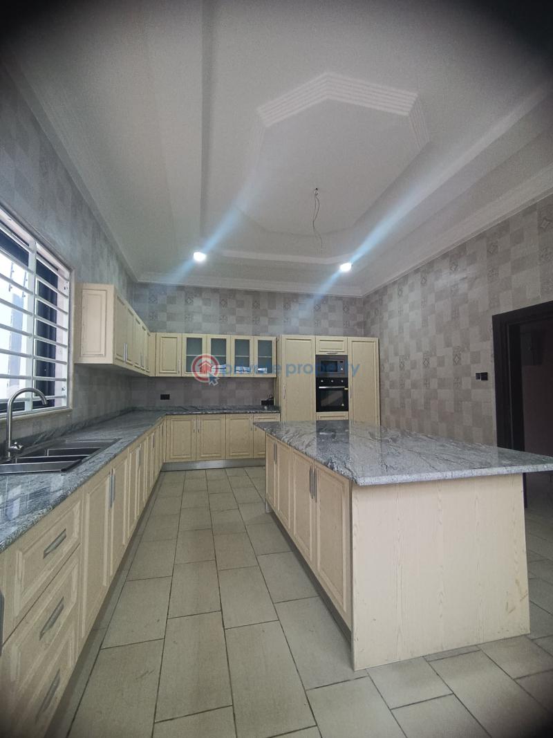 6 bedroom House For Sale East Airport Airport Residential Area Accra - 1