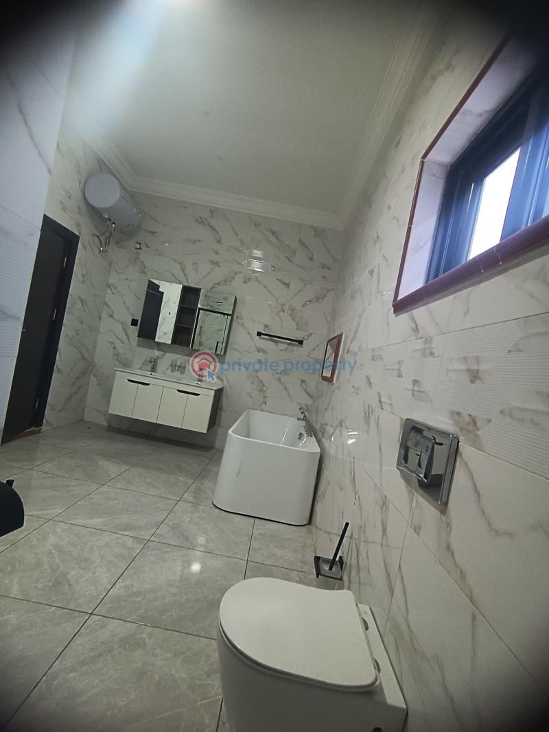 6 bedroom House For Sale East Airport Airport Residential Area Accra - 3