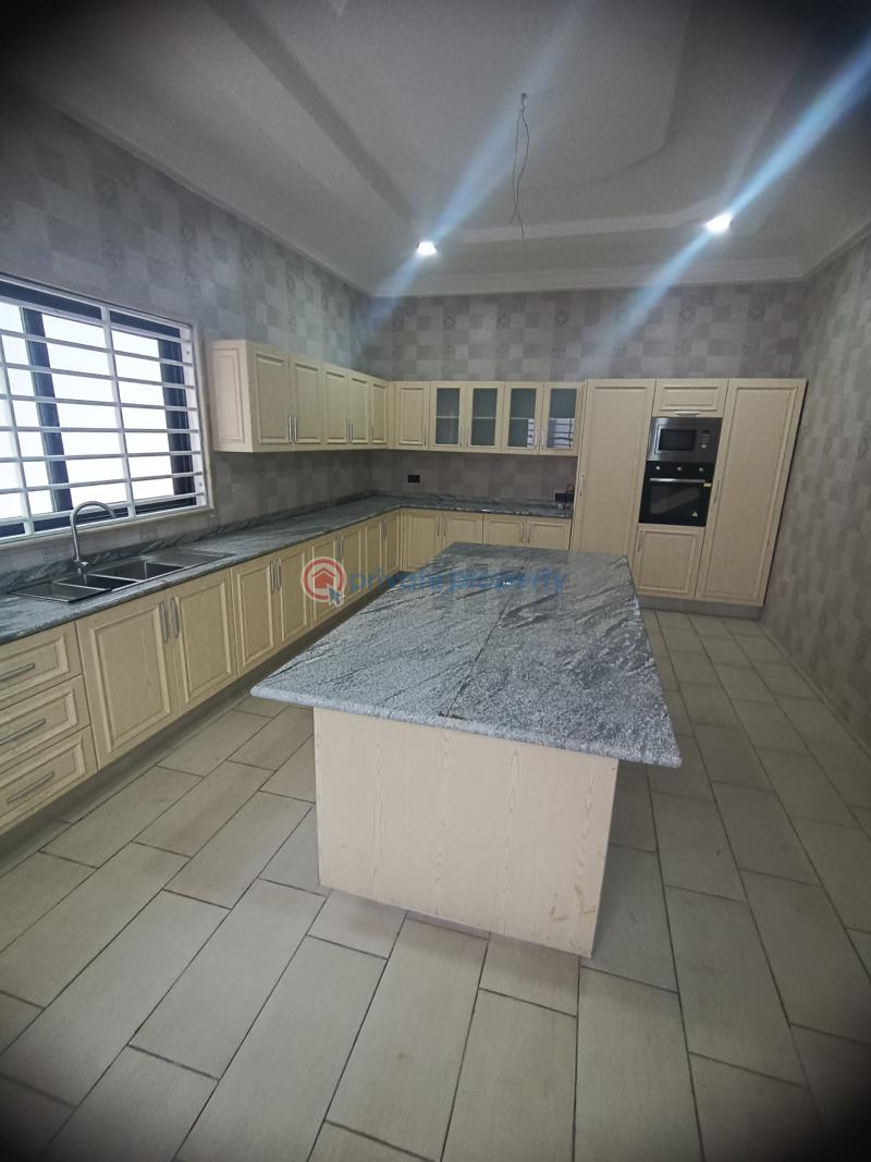 6 bedroom House For Sale East Airport Airport Residential Area Accra - 0