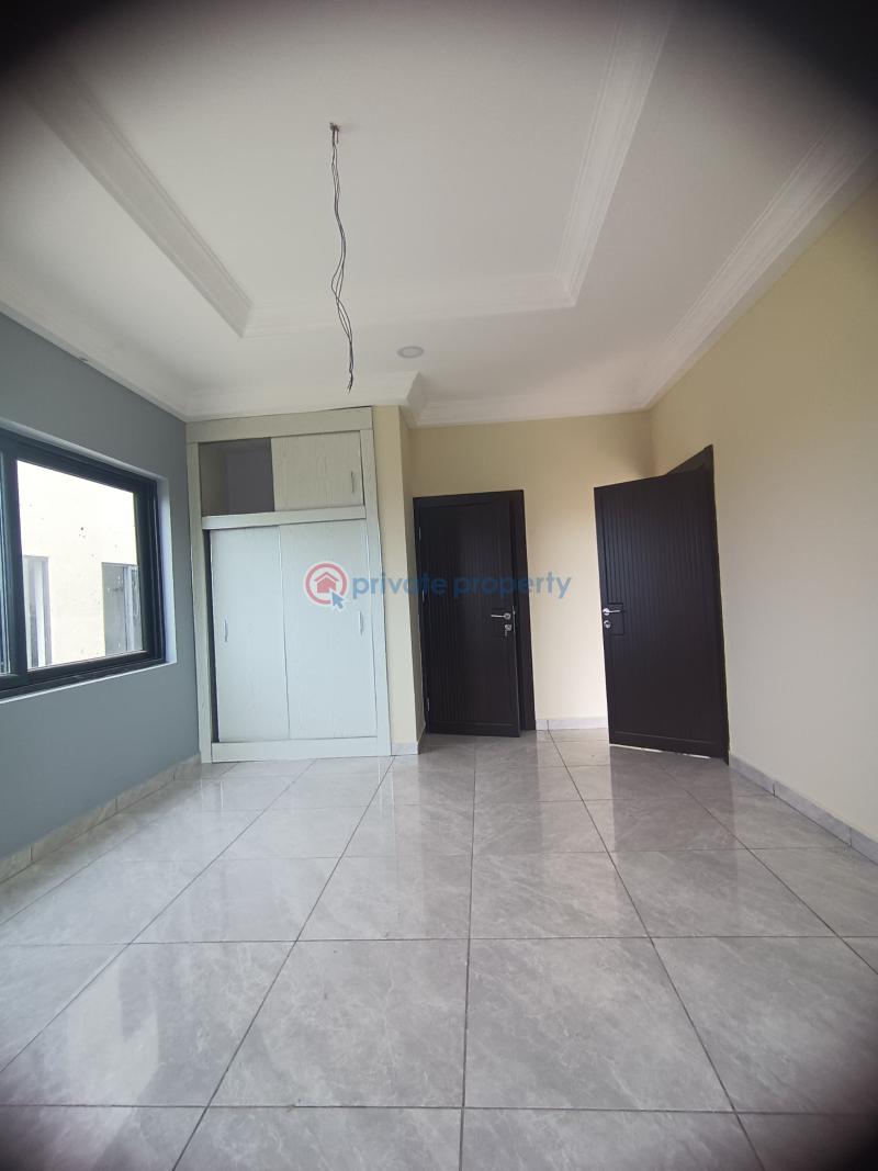 6 bedroom House For Sale East Airport Airport Residential Area Accra - 2