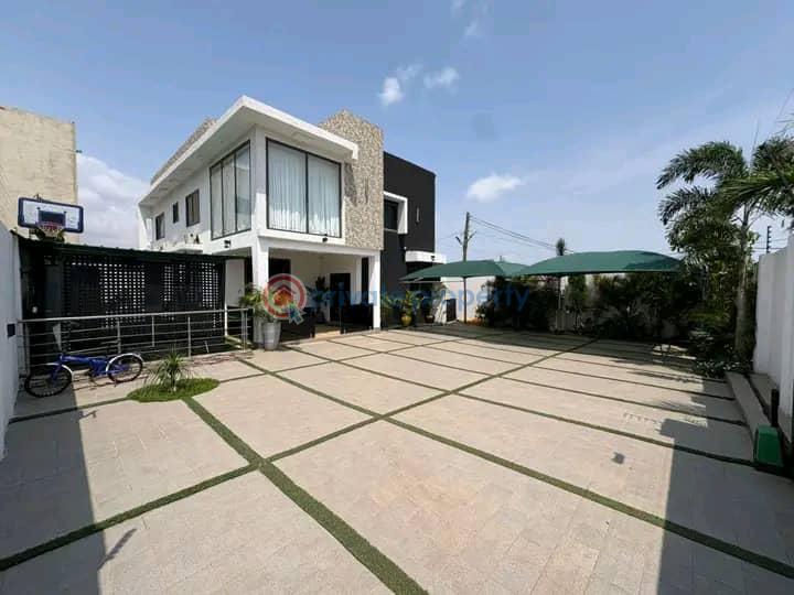 4 bedroom Townhouse Short let East Legon Accra - 0