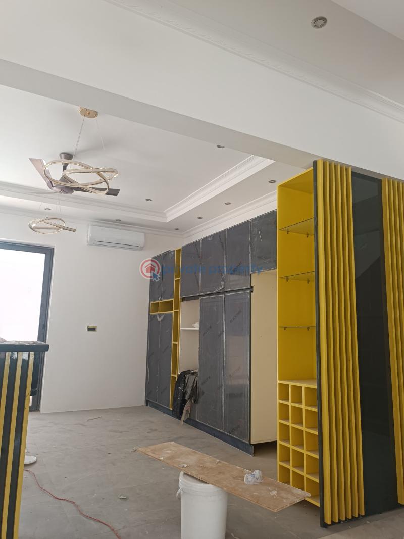 6 bedroom House For Sale Spintex Accra - 11