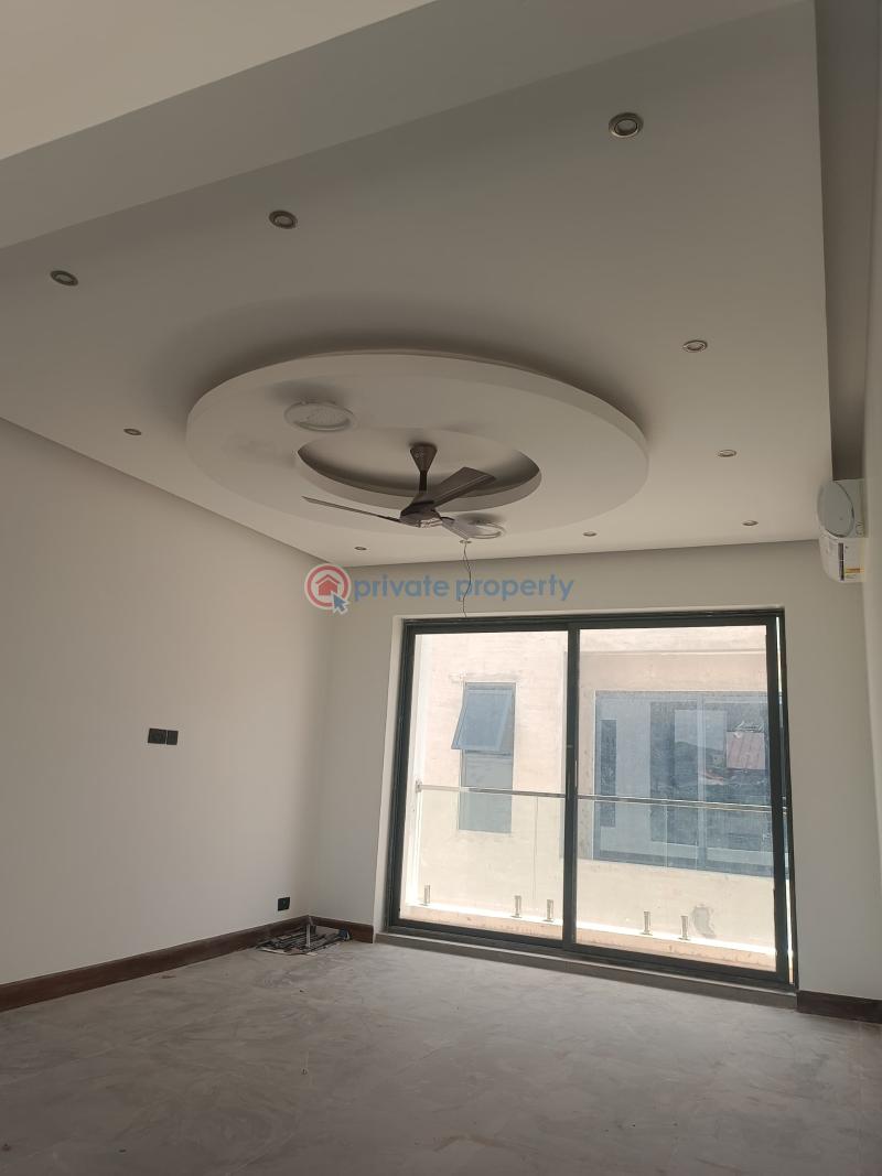6 bedroom House For Sale Spintex Accra - 3