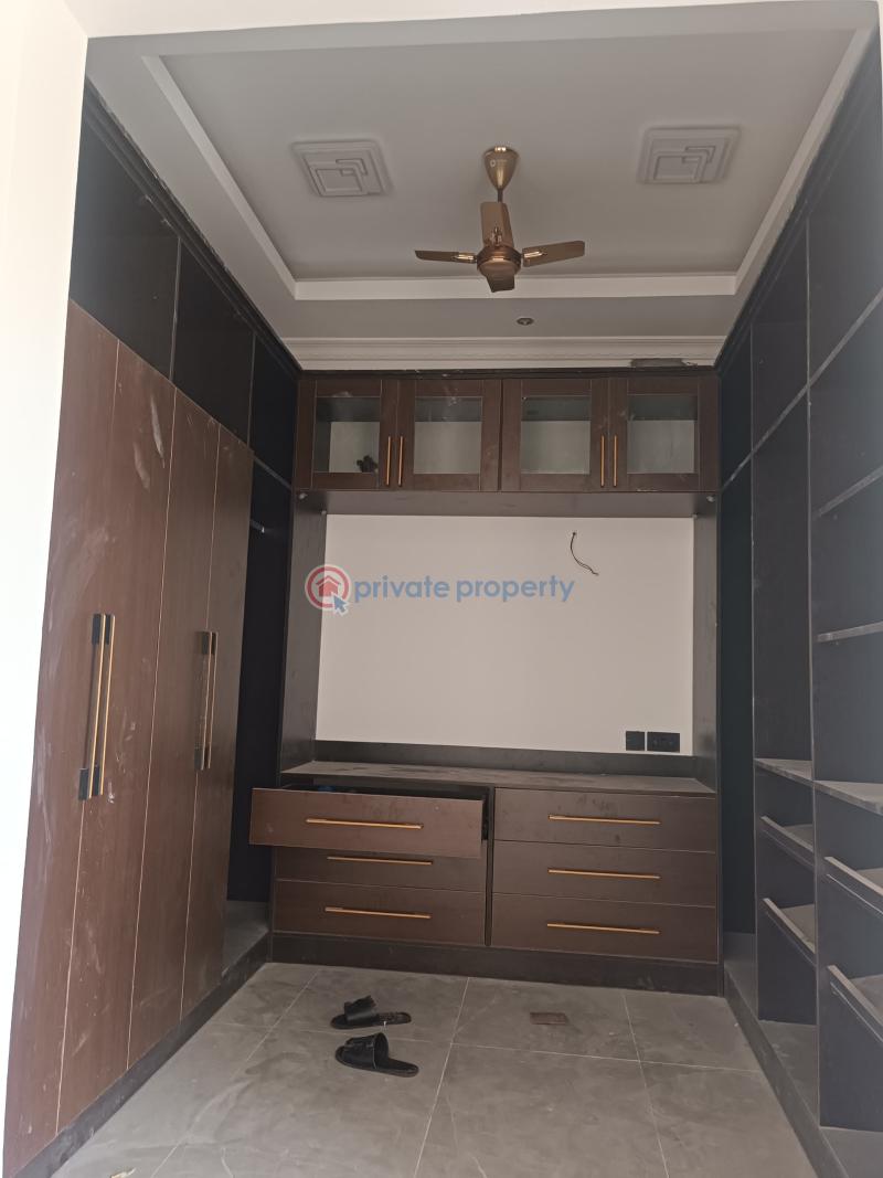 6 bedroom House For Sale Spintex Accra - 5