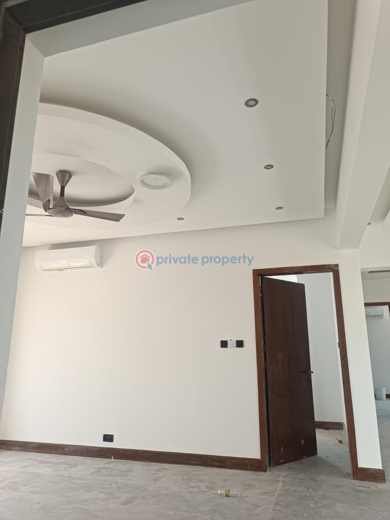 6 bedroom House For Sale Spintex Accra - 10