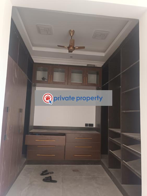 6 bedroom House For Sale Spintex Accra - 12