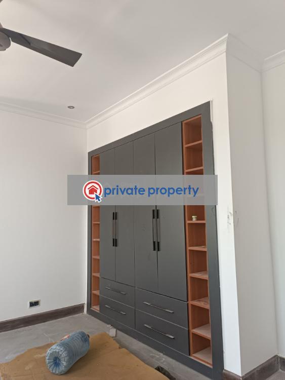 6 bedroom House For Sale Spintex Accra - 3