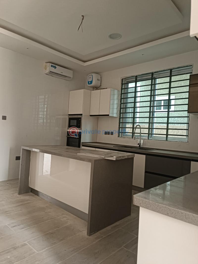 5 bedroom House For Sale Lakeside Estates Adenta Municipal Accra - 6