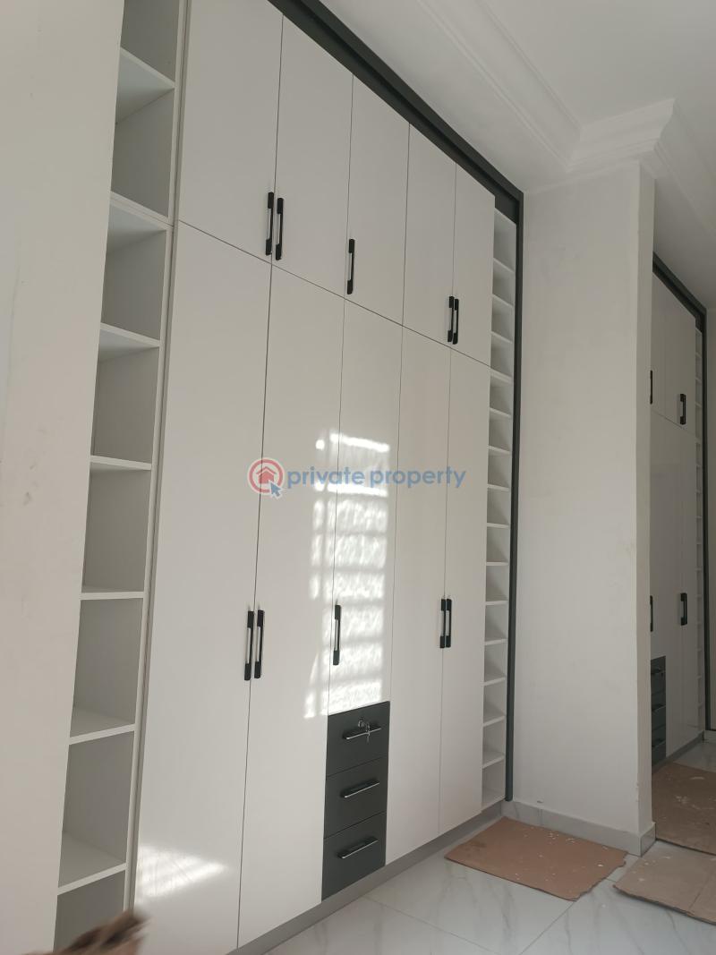 5 bedroom House For Sale Lakeside Estates Adenta Municipal Accra - 10