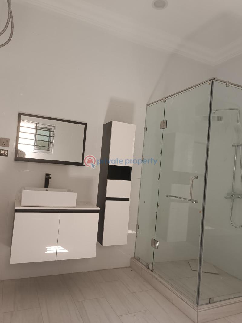 5 bedroom House For Sale Lakeside Estates Adenta Municipal Accra - 13