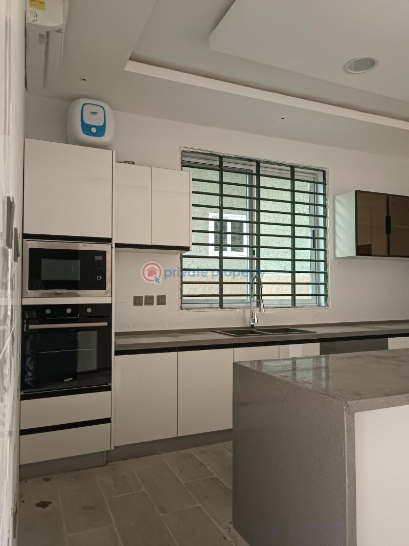 5 bedroom House For Sale Lakeside Estates Adenta Municipal Accra - 5