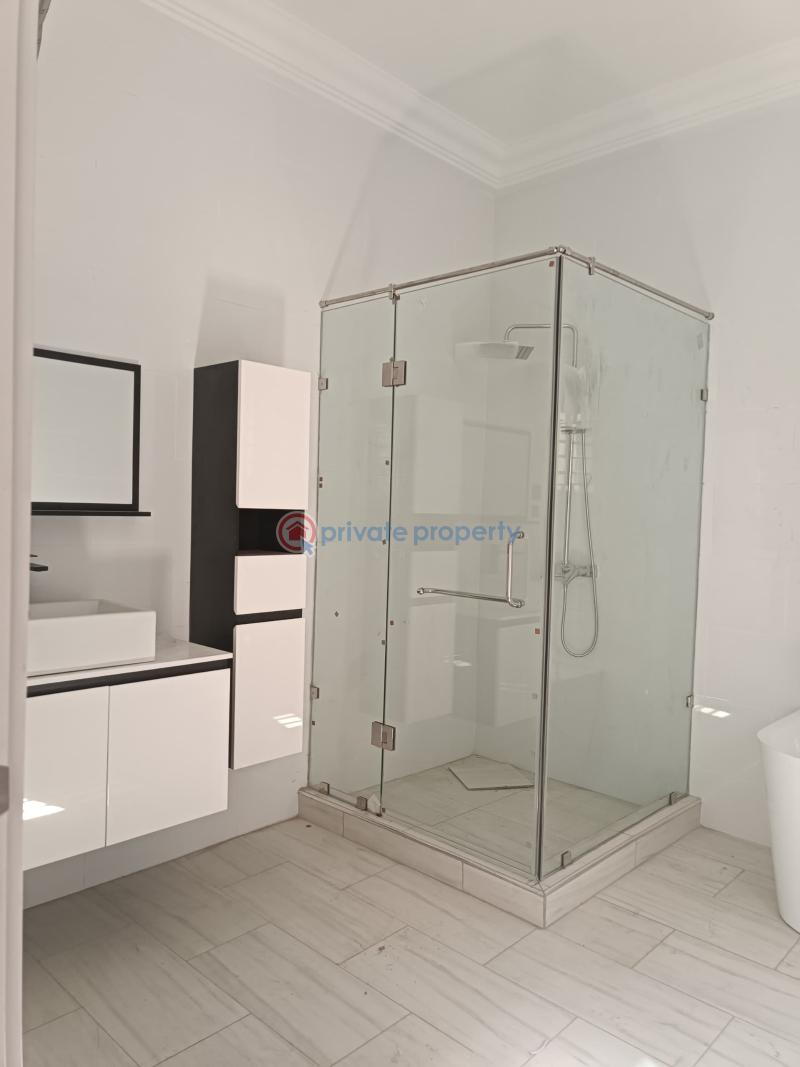 5 bedroom House For Sale Lakeside Estates Adenta Municipal Accra - 11