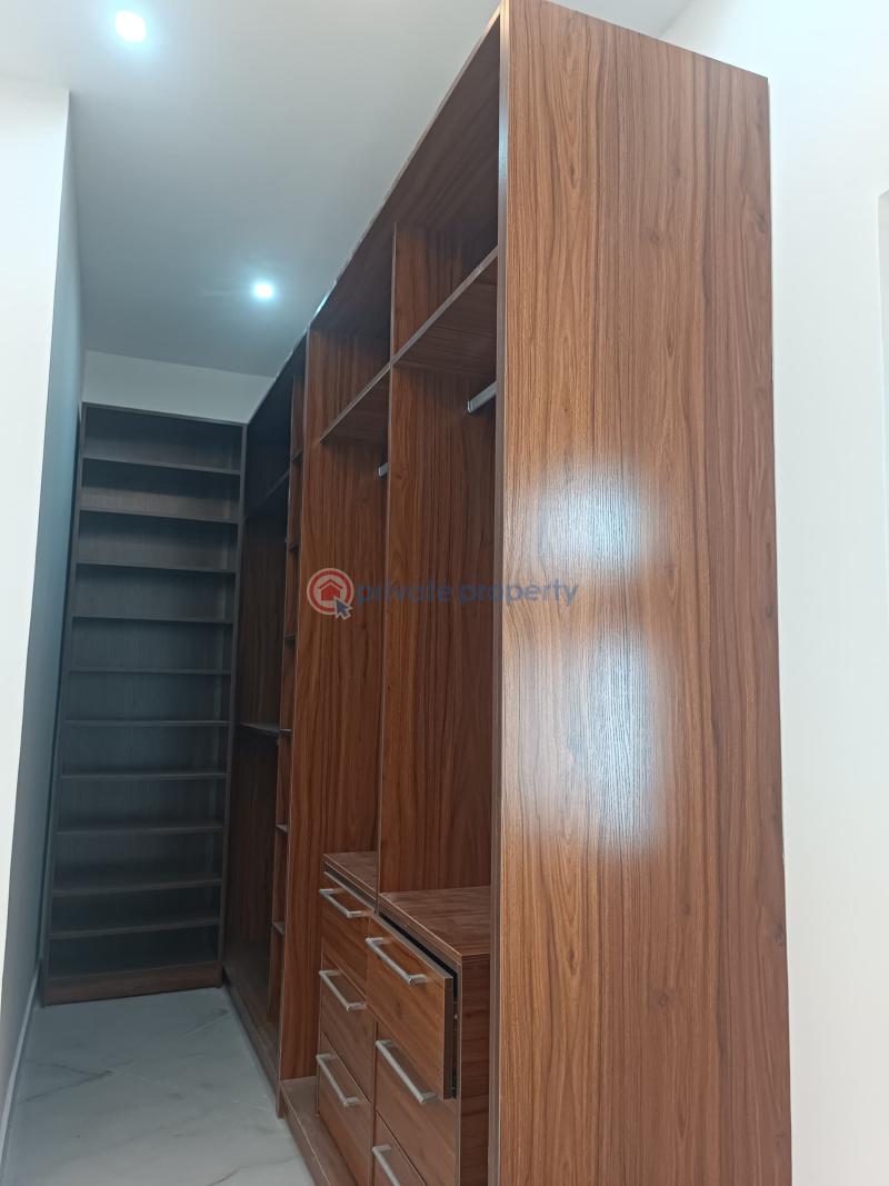 7 bedroom House For Sale East Legon Accra - 8